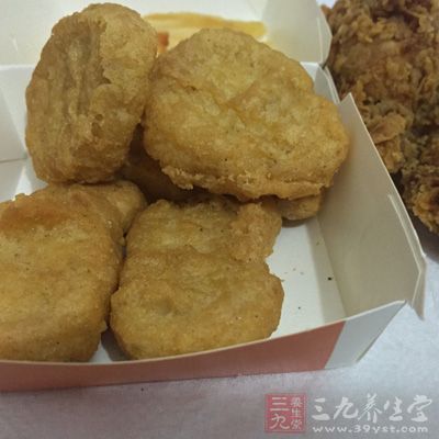 而在大多数人的晚餐中，肉是离不开的主题