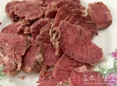 这个时候应该多补充一些牛肉、鸡蛋等富含蛋白质的食物