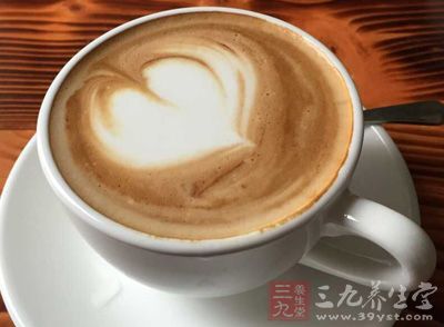 饮食上要注意不喝浓茶、不饮酒、咖啡、不吃辣、酸菜肴或其他过敏食物和刺激性食物