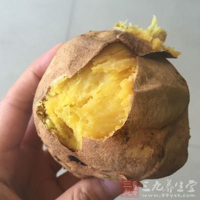 被烤的发黑的红薯皮你们一定不要吃