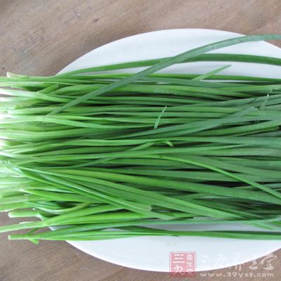 淡菜300g。烘干研末，与黑芝麻150g炒熟，拌匀，早晚各服一匙