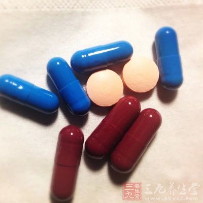 如果此时停止用药的话，就会使剩余病菌不能得到消灭，最后导致容易复发