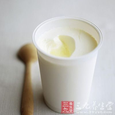 水蜜桃1只，原味优酸乳250ml，白砂糖20g，冰块10g