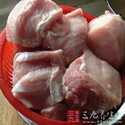 由于猪肉也含有腥味，因此有很多人也不喜欢