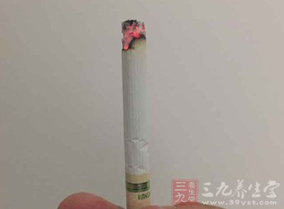 香烟中的有害物质可以直接刺激呼吸道