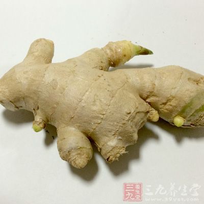 生姜1块，大蒜2瓣，香菜1根