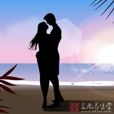 女生如果看到一个有合适高度又穿戴整齐的男生后下一步要做的自然是看男生的相貌