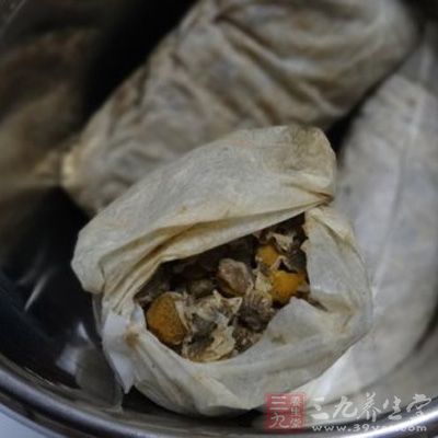 澡豆制作过程中，将猪胰研磨