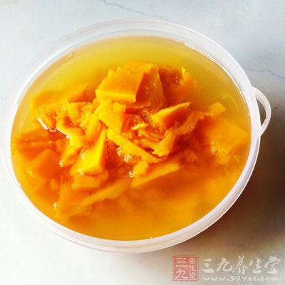 绿豆不可与西红柿同食，以免损伤人体元气