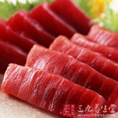 牛肉2千克，盐20克，酸奶、牛奶各65克，洋葱适量