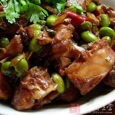 青鱼烧毛豆的制作方法