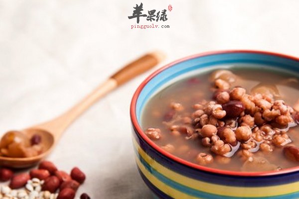 薏米红豆有什么功效 薏米红豆粥怎么做好吃