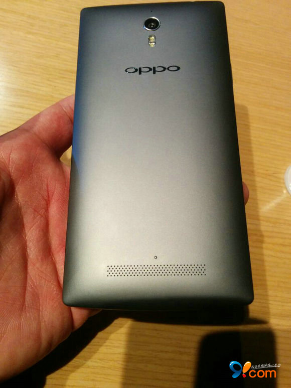 OPPO Find 7轻装版发布会现场试玩实拍图集