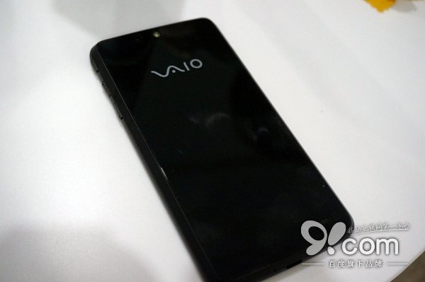 外形酷似Nexus 4 VAIO VA-10J手机上手试玩