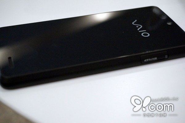 外形酷似Nexus 4 VAIO VA-10J手机上手试玩