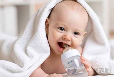 宝宝不爱喝水怎么办_解决宝宝不爱喝水的方法