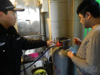 一家三口因燃气热水器煤气中毒死亡 使用燃气热水器要注意什么