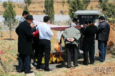 湖南清明节扫墓发生多起山火 清明扫墓要注意什么