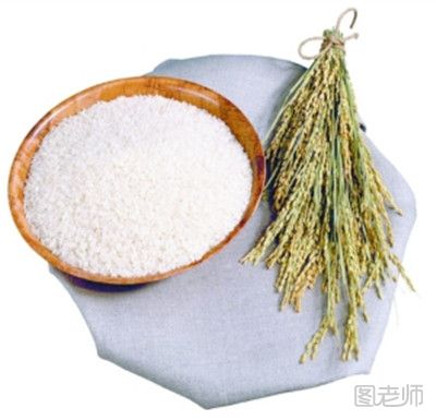 女子购买到“塑料大米”燃烧后成坨状 怎样选购大米