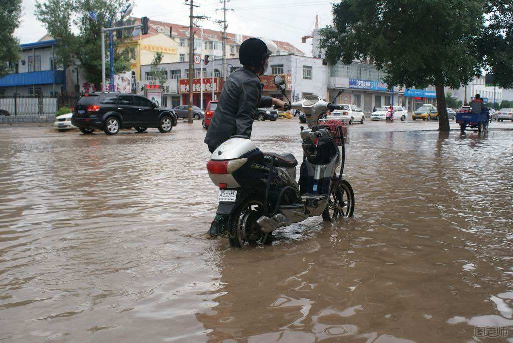 中东部7省区有暴雨 暴雨天气出行注意事项