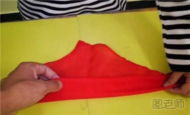 如何正确系红领巾 红领巾的系法图解