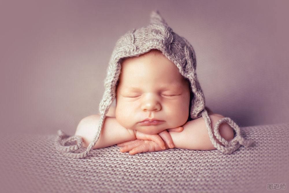新生儿晚上不睡觉的原因有哪些？新生儿晚上不睡觉怎么办