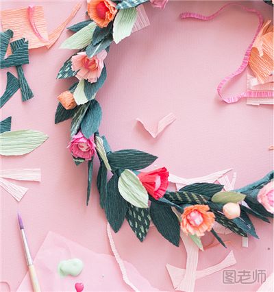 皱纹纸也能让花冠光彩溢目 如何制作精致的纸艺花冠
