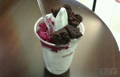 酸奶火龙果冰淇淋做法