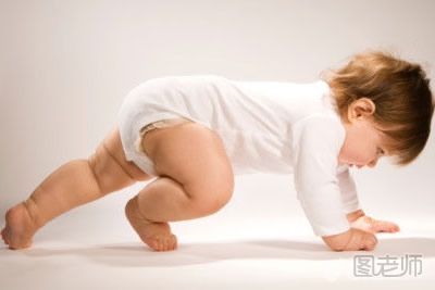 如何锻炼宝宝的爬行能力？