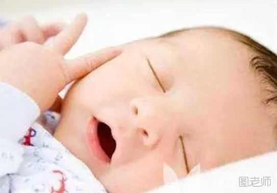 宝宝张嘴睡觉怎么纠正 宝宝张嘴睡觉的原因