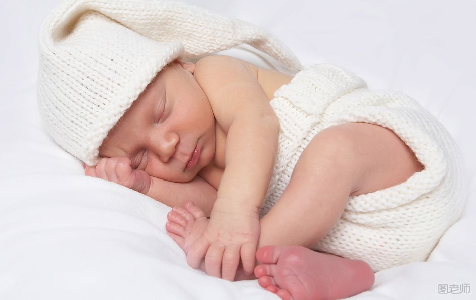 为什么宝宝睡觉会不安稳 宝宝睡觉不安稳的表现 