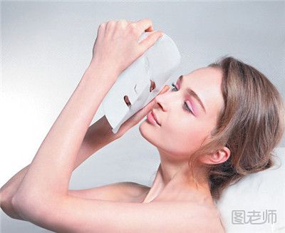 干涩的空调房如何保养肌肤 空调房的正确护肤方法