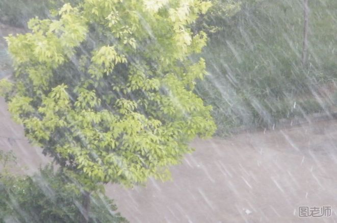 山东烟台遭遇暴雨袭击 遇到暴雨如何逃生