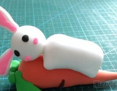 粘土作品教程图解 怎么制作黏土小兔子