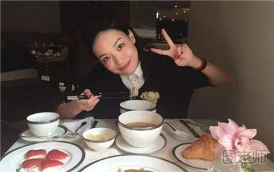 杨幂深夜放毒和薛之谦开心吃火锅 娱乐圈那些爱吃火锅的明星 杨幂深夜放毒和薛之谦开心吃火锅 娱乐圈那些爱吃火锅的明星