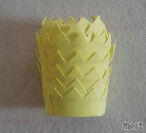 【废物利用】如何用废弃纸杯制作菠萝