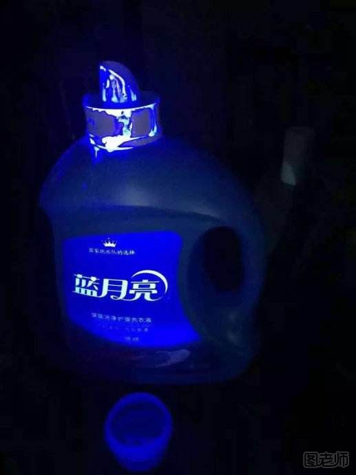 洗衣液为什么要加荧光剂