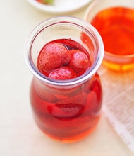 夏季美容养颜果醋 冰镇草莓醋简单做法