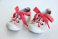 最简单方便的鞋带系法 专为小孩设计的