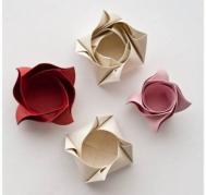 花瓣形状的折纸糖果包装盒、点心包装盒diy图解