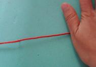 红绳手链的简单编法 中国结手链的教程