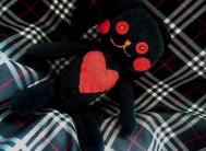 黑色红心布艺兔子手工制作 diy可爱的袜子娃娃