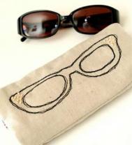 眼镜刺绣图案眼镜袋diy教程 布艺眼镜袋制作