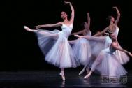 芭蕾舞八招动作技巧分解 轻松美腿瘦腰
