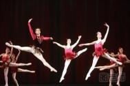 4个简单芭蕾舞蹈动作分解教程