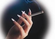 男子吸烟成瘾致全家肺癌 吸烟的危害有哪些？二手烟危害更严重