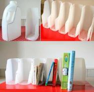 废弃牛奶塑料瓶制作书架 旧物改造手工制作