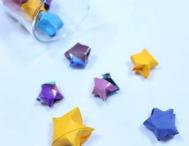 折纸星星的方法 教你纸折个人专属的幸运星