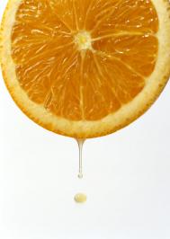 7种自制水果美白保湿面膜方法