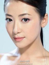 美容护肤：眼部护理品保护眼周肌肤